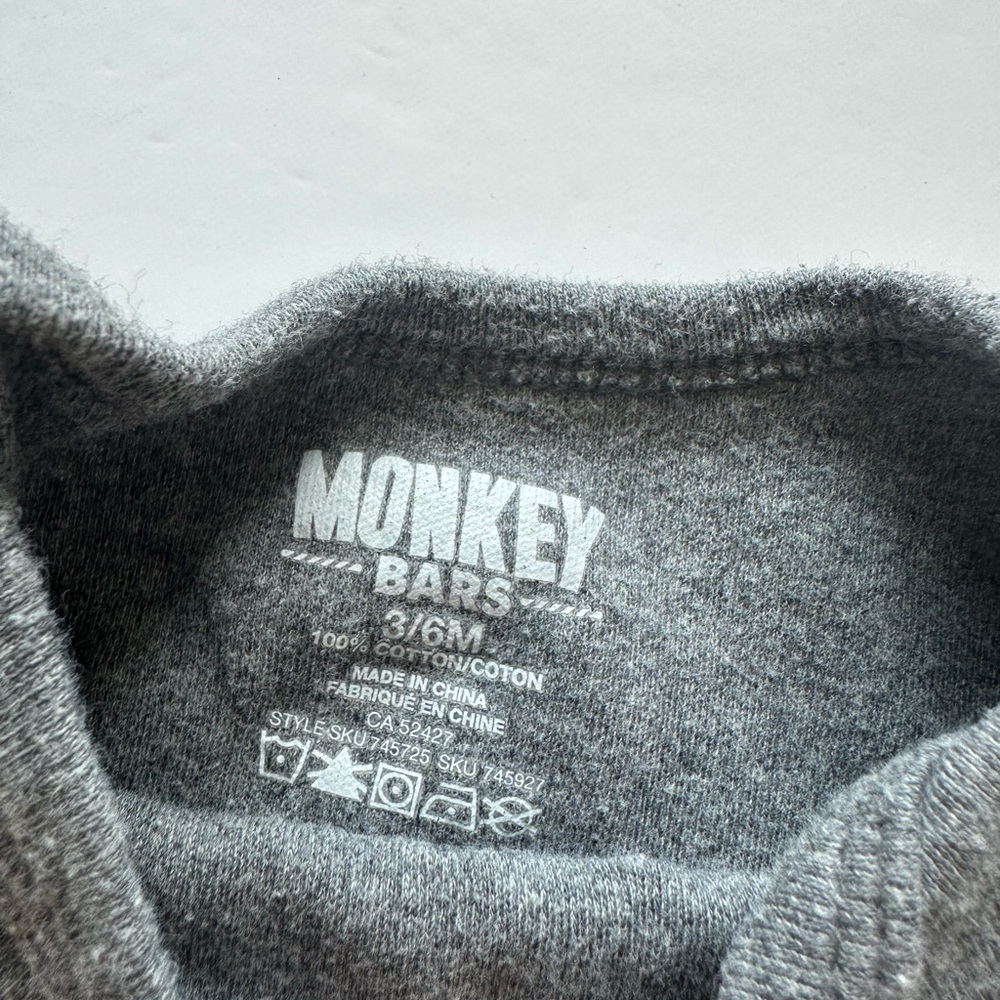 10/20$ Monkey Bars Grey “like my grandpa” short sleeve baby onesie/bodysuit 3-6m - Picture 4 of 5